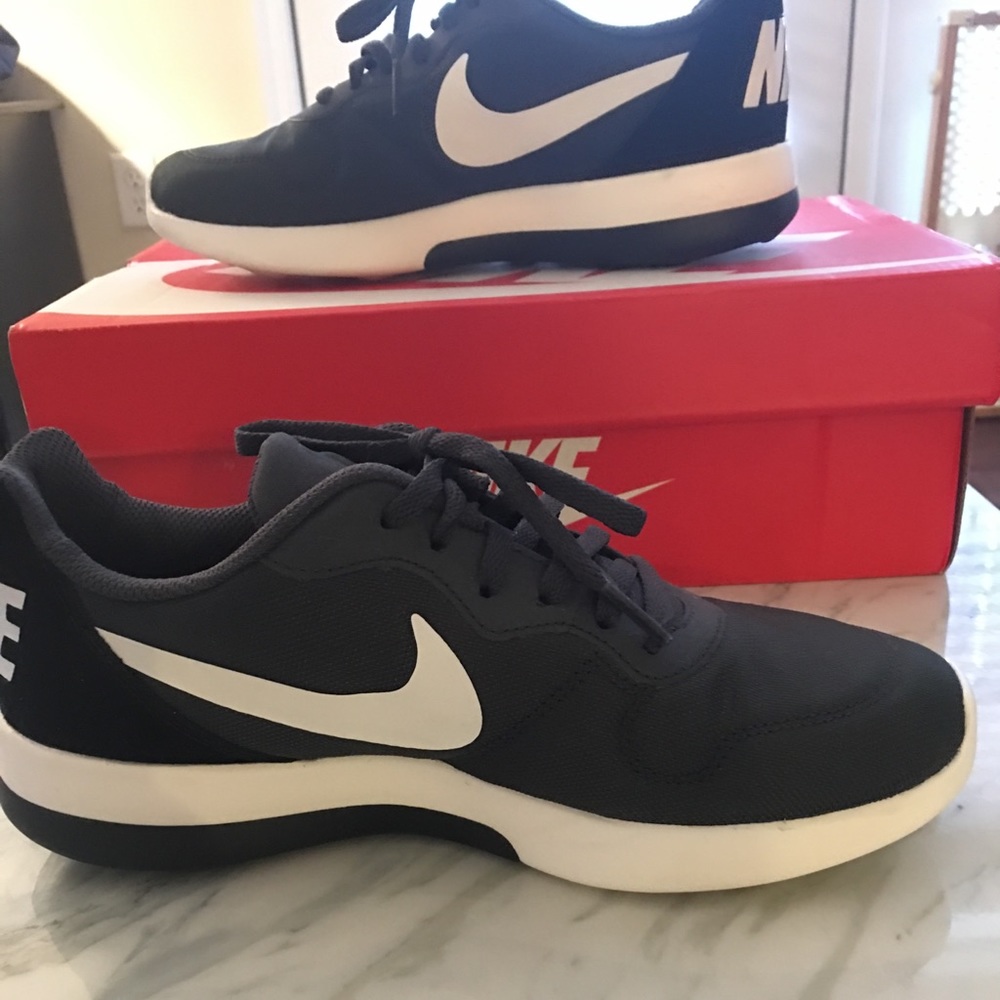 Nike MD Runner